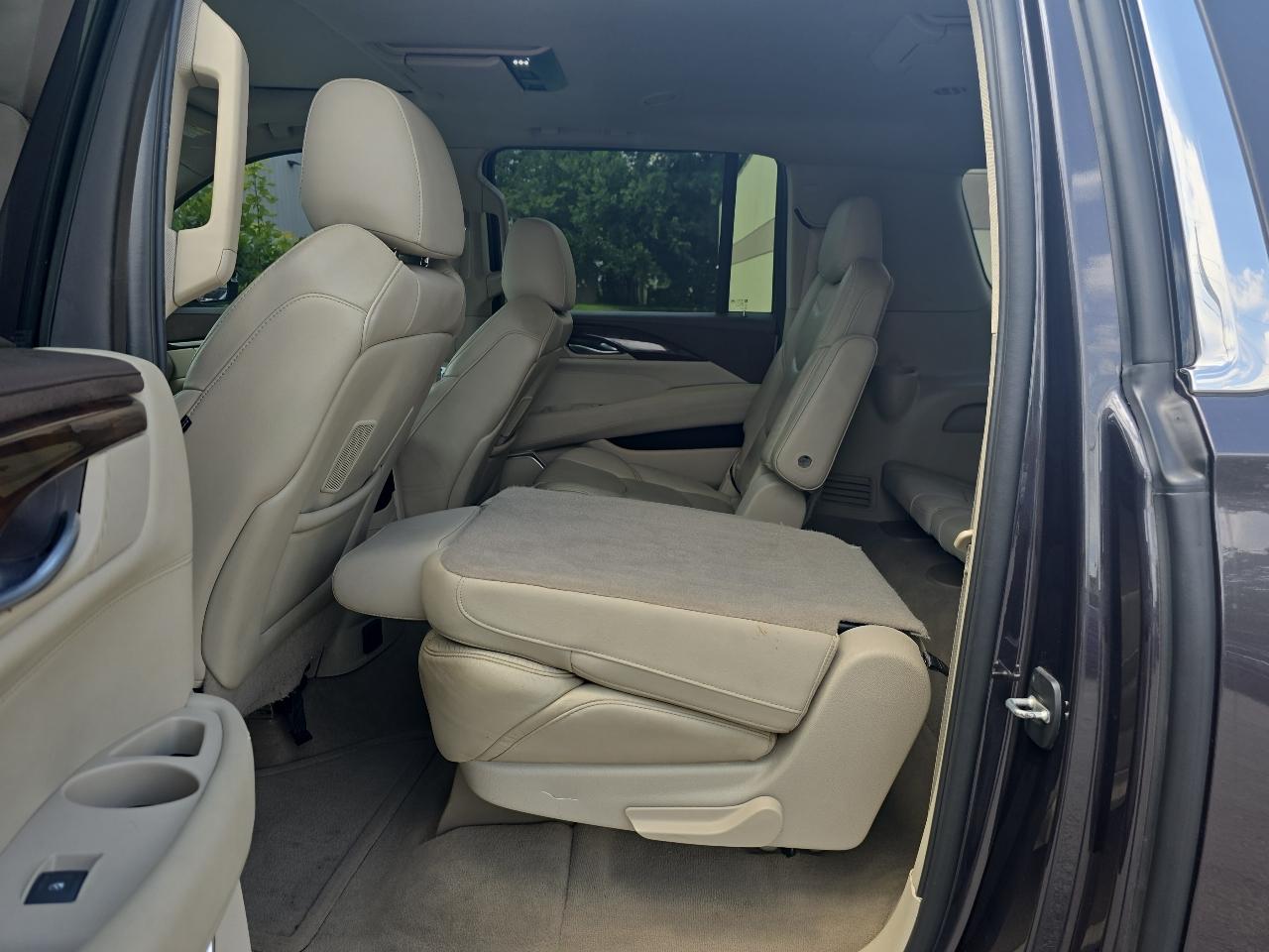 Cadillac Escalade ESV Premium 4WD 2017