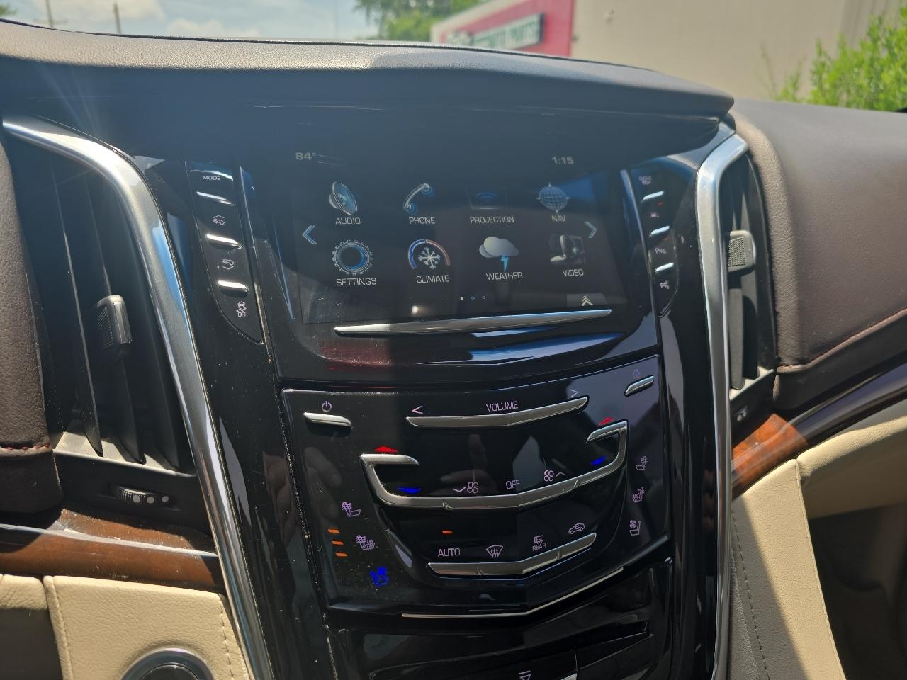 Cadillac Escalade ESV Premium 4WD 2017