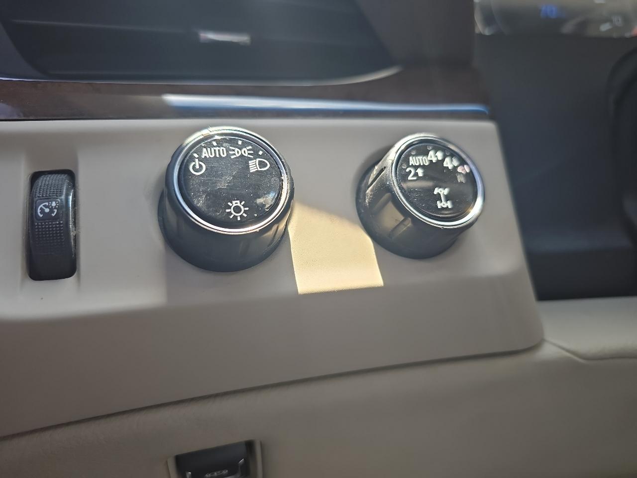 Cadillac Escalade ESV Premium 4WD 2017