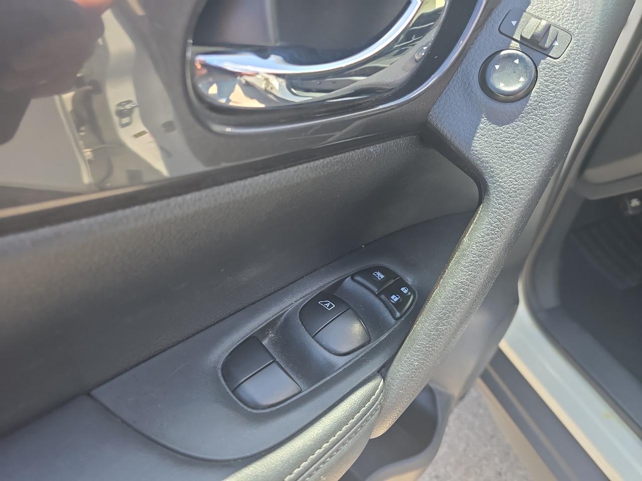 Nissan Rogue SV AWD 2017