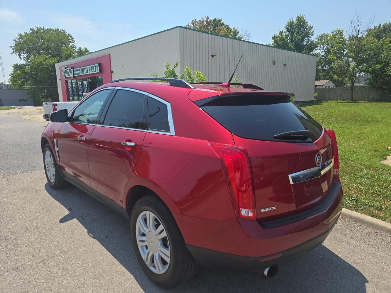 Cadillac SRX Base 2010