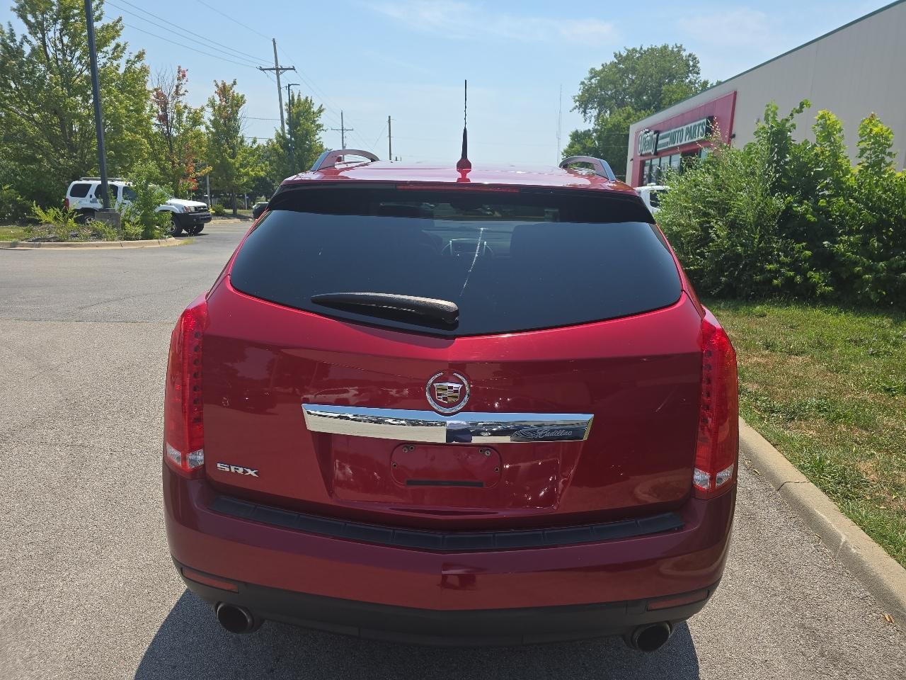 Cadillac SRX Base 2010