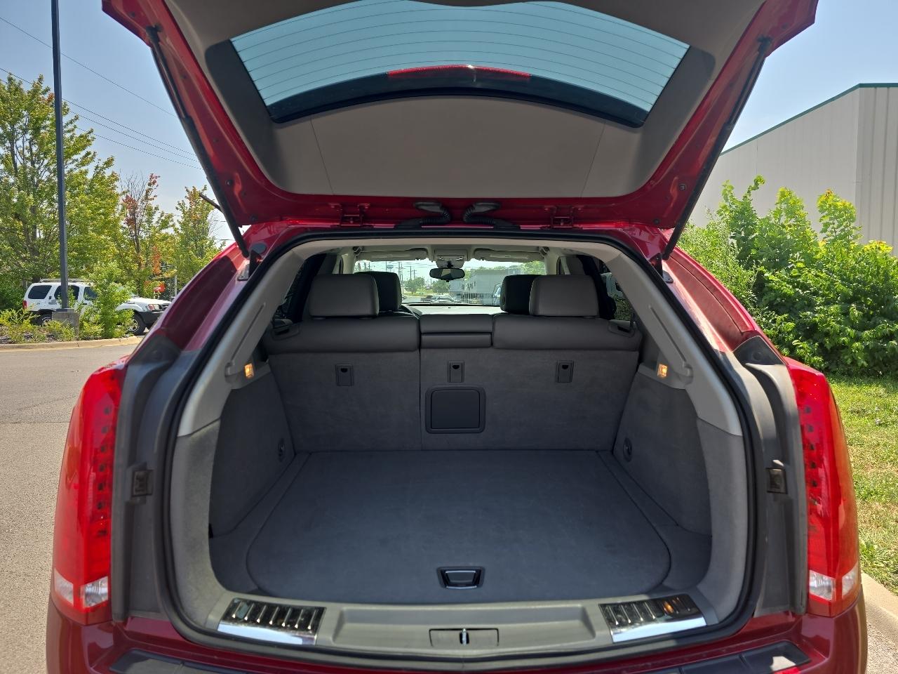 Cadillac SRX Base 2010