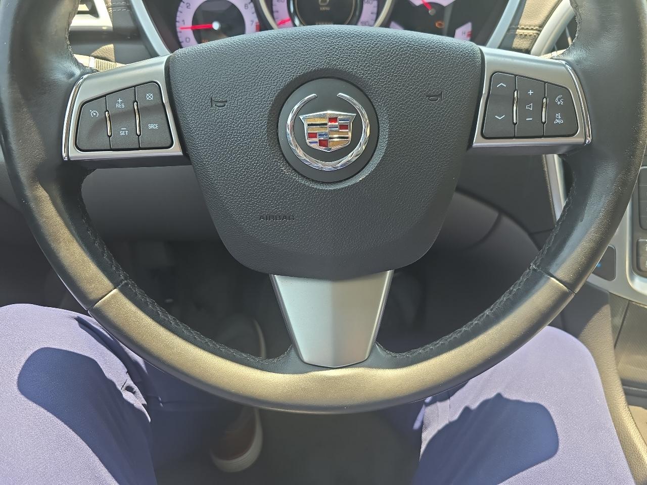 Cadillac SRX Base 2010