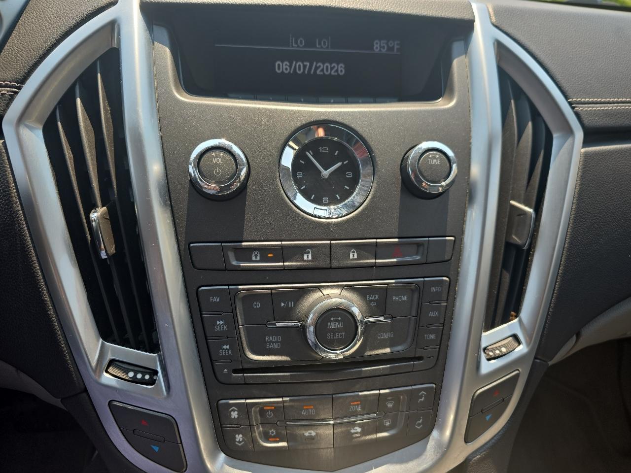 Cadillac SRX Base 2010