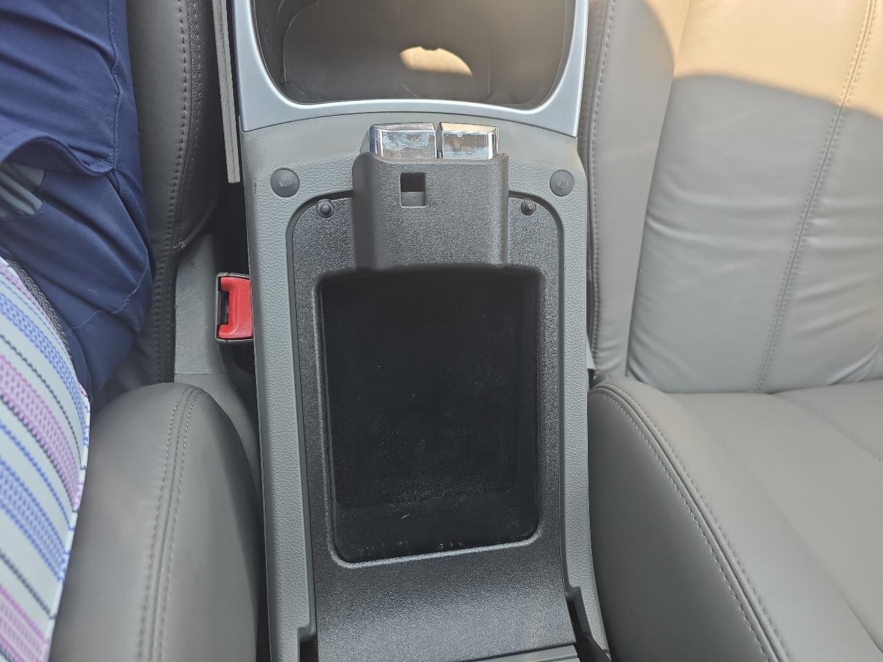 Cadillac SRX Base 2010
