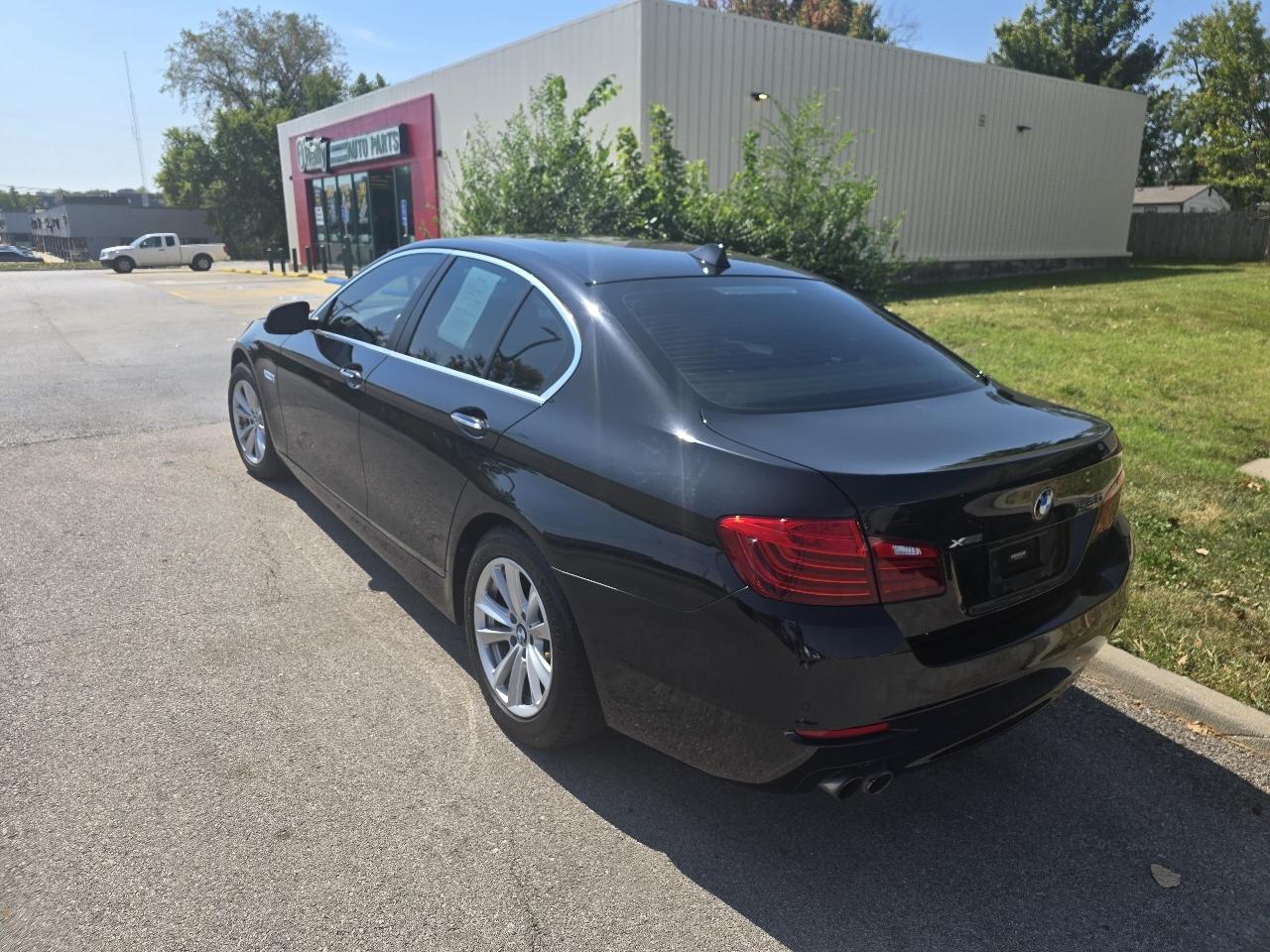 BMW 5-Series 528i xDrive 2016
