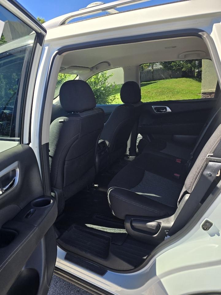 Nissan Pathfinder SV 4WD 2017