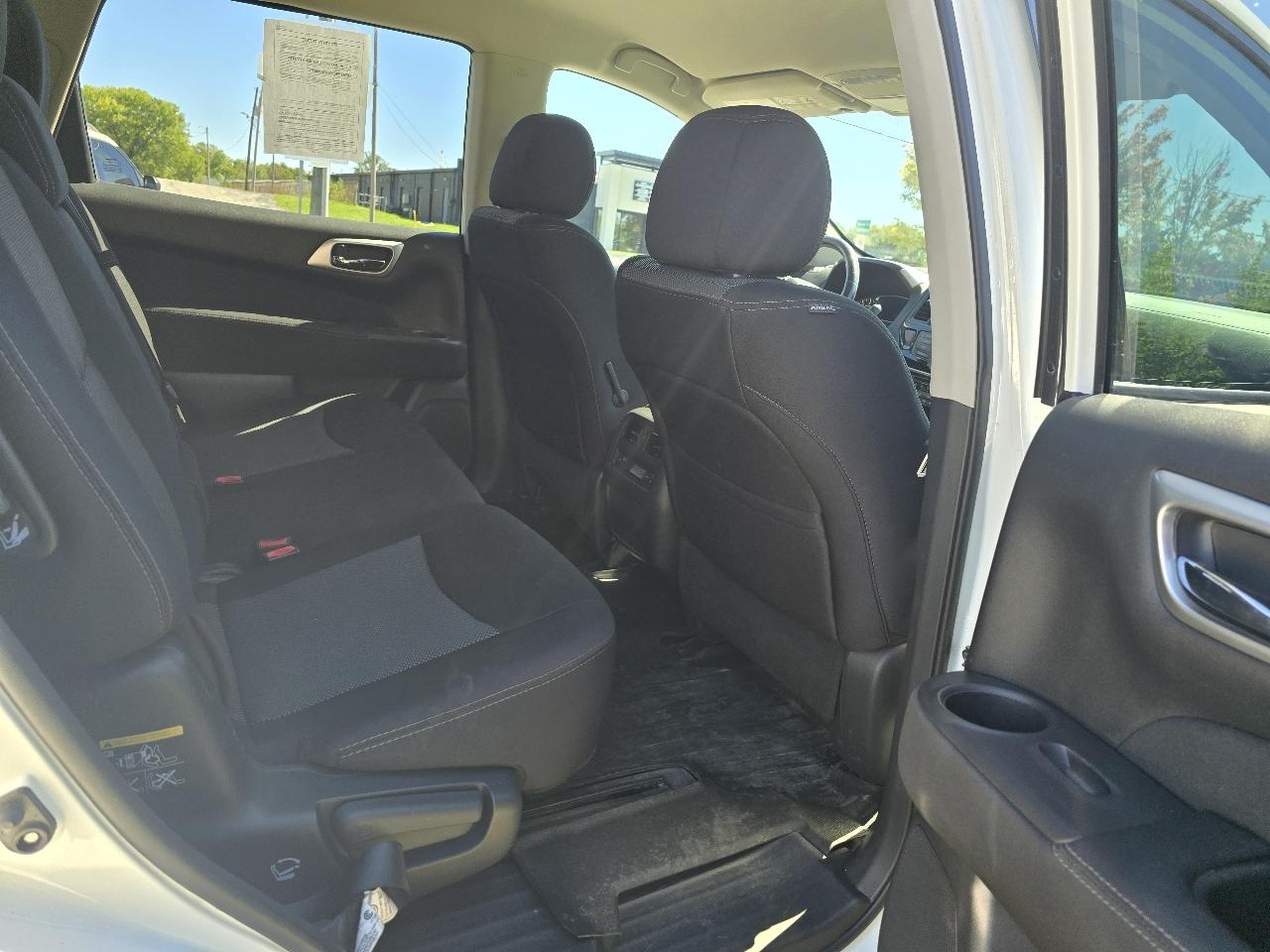 Nissan Pathfinder SV 4WD 2017