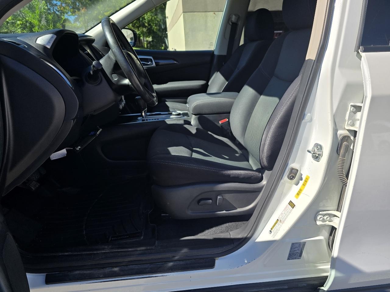 Nissan Pathfinder SV 4WD 2017