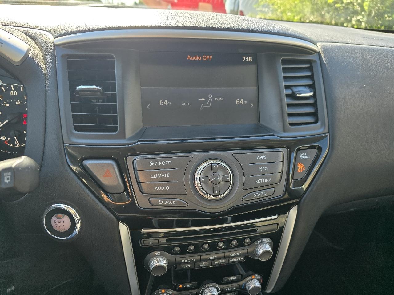 Nissan Pathfinder SV 4WD 2017