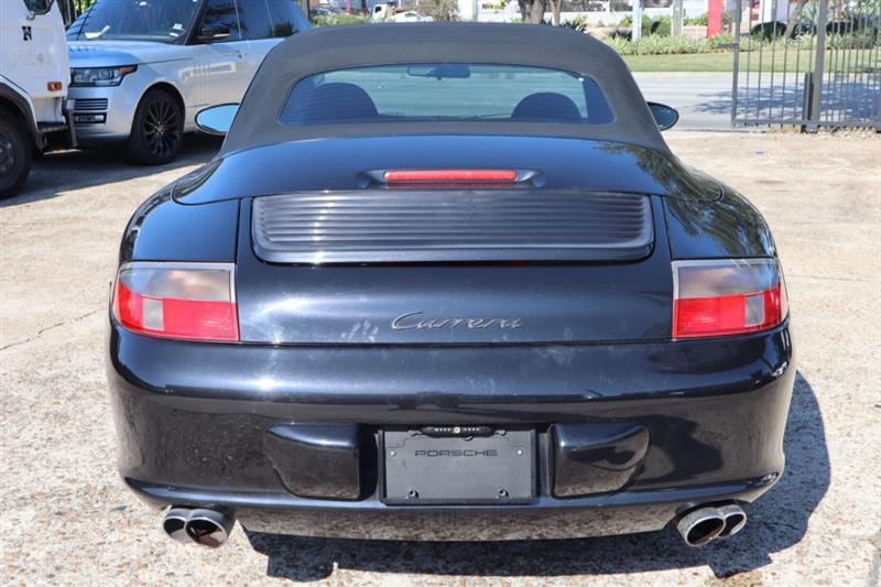 Porsche 911 Carrera Cabriolet 2003