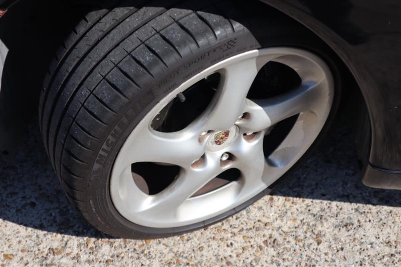 Porsche 911 Carrera Cabriolet 2003