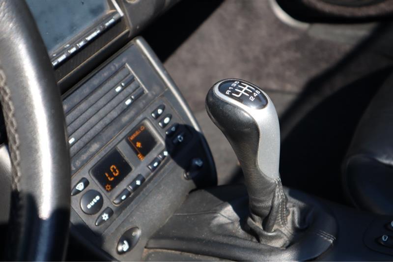 Porsche 911 Carrera Cabriolet 2003