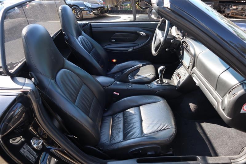 Porsche 911 Carrera Cabriolet 2003