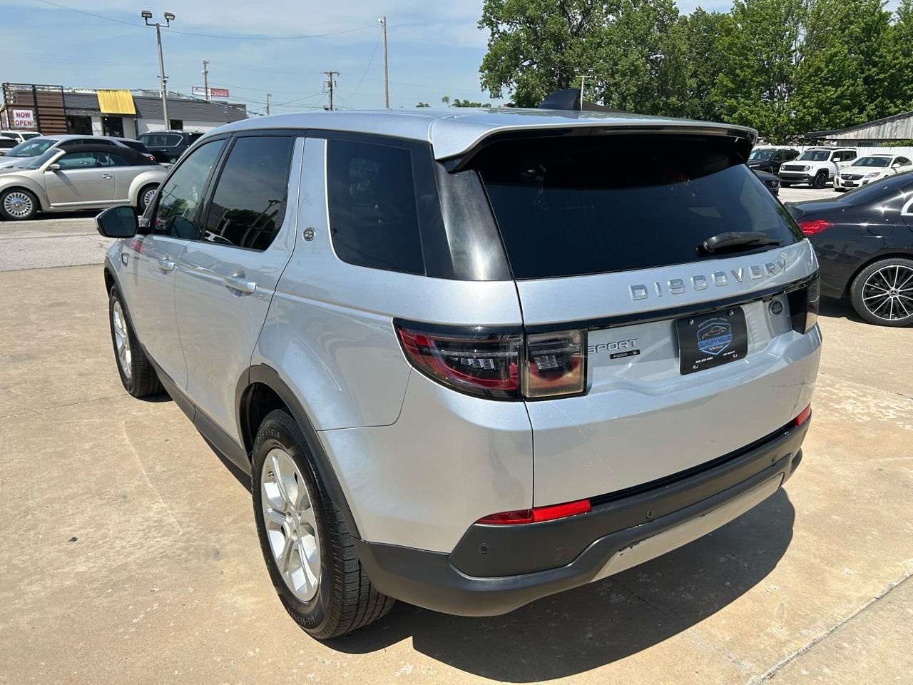 2020 Land Rover Discovery Sport S photo 3