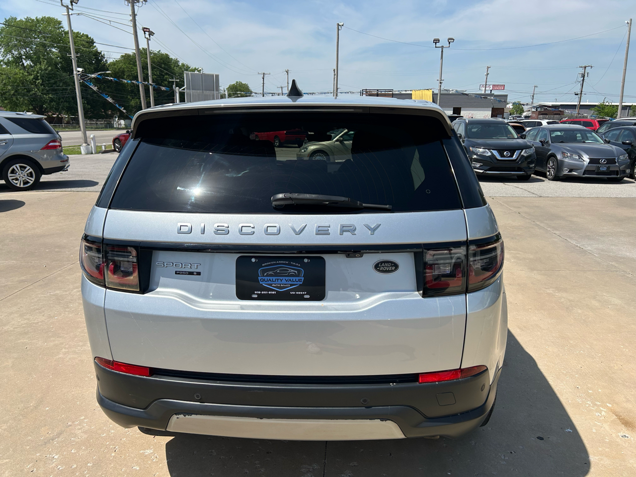 2020 Land Rover Discovery Sport S photo 4