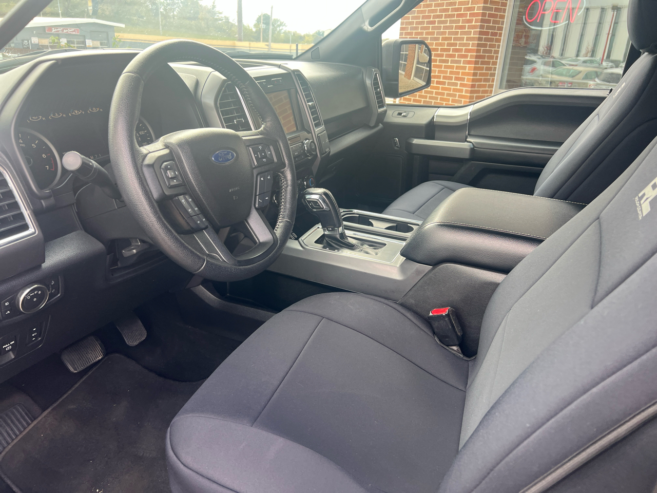 Ford F-150 FX4 SuperCab 5.5-ft. Bed 4WD 2016 Ford F-150 FX4 SuperCab 5.5-ft. Bed 4WD 2016