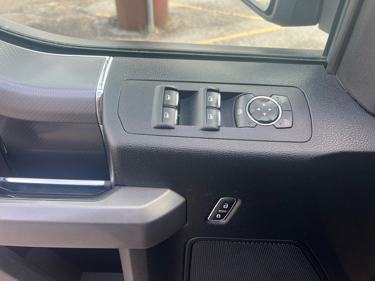 Ford F-150 FX4 SuperCab 5.5-ft. Bed 4WD 2016 Ford F-150 FX4 SuperCab 5.5-ft. Bed 4WD 2016