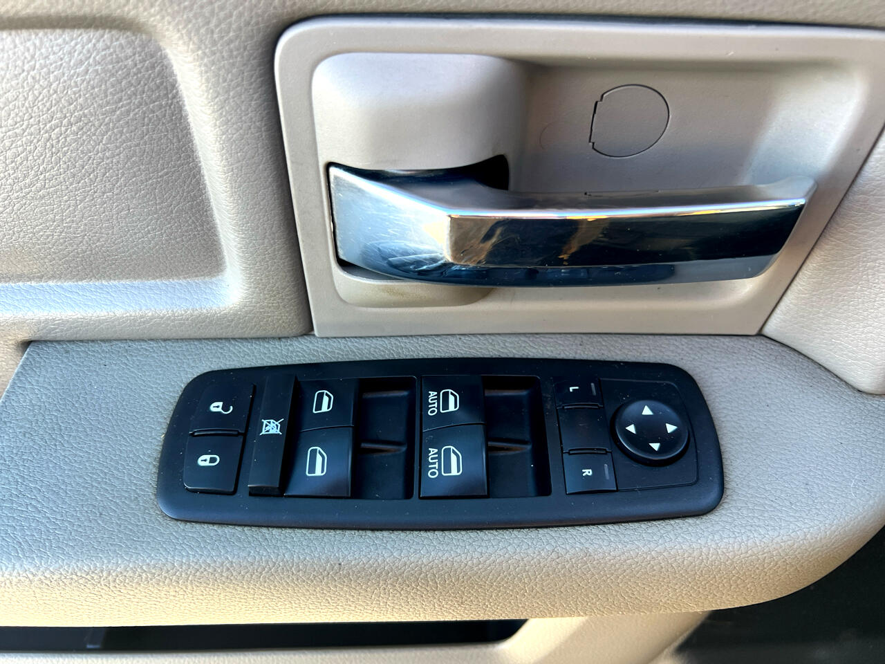 Dodge Ram 1500 SLT Crew Cab 4WD 2009