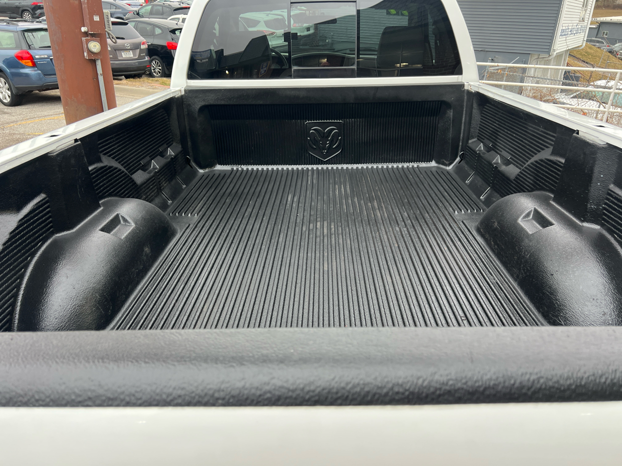 Dodge Ram 2500 4WD Reg Cab 140.5" SXT 2009