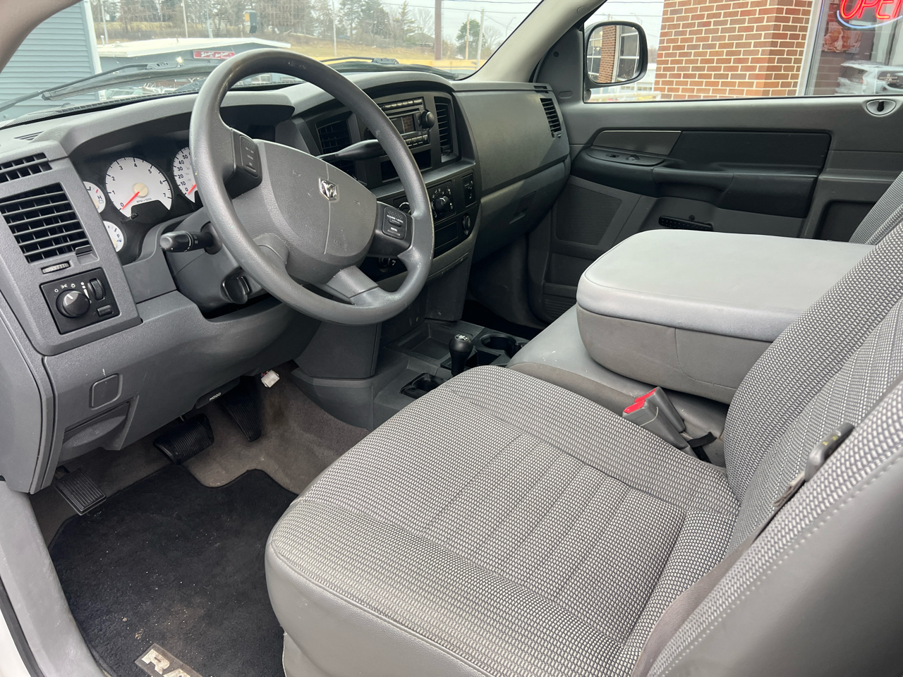 Dodge Ram 2500 4WD Reg Cab 140.5" SXT 2009