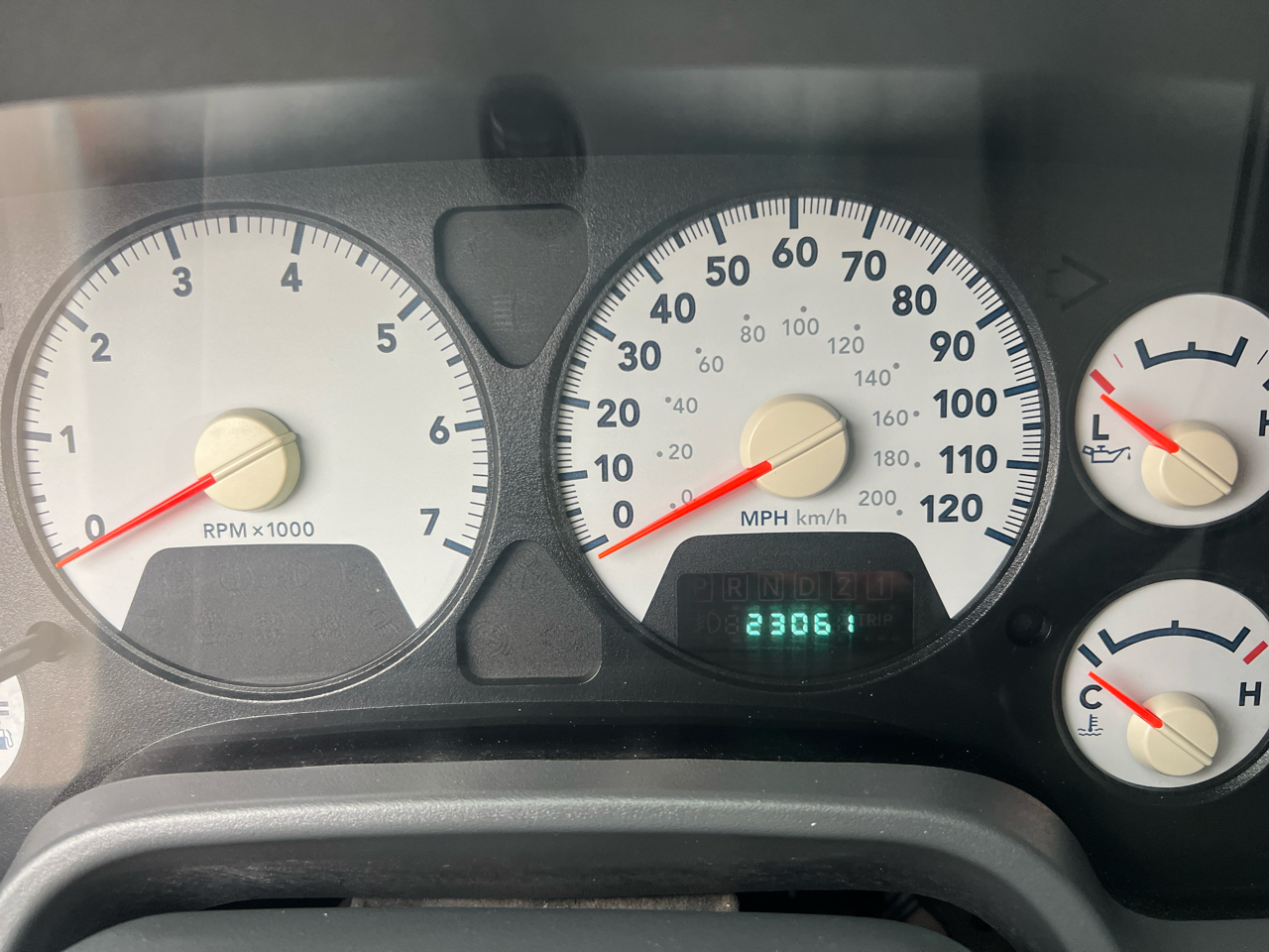 Dodge Ram 2500 4WD Reg Cab 140.5" SXT 2009