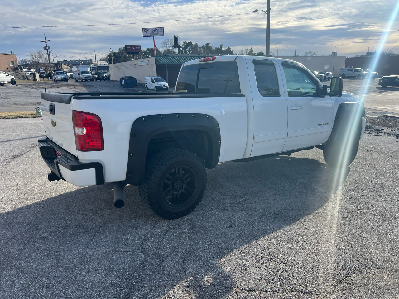Chevrolet Silverado 2500HD 4WD Ext Cab 143.5" LTZ 2008
