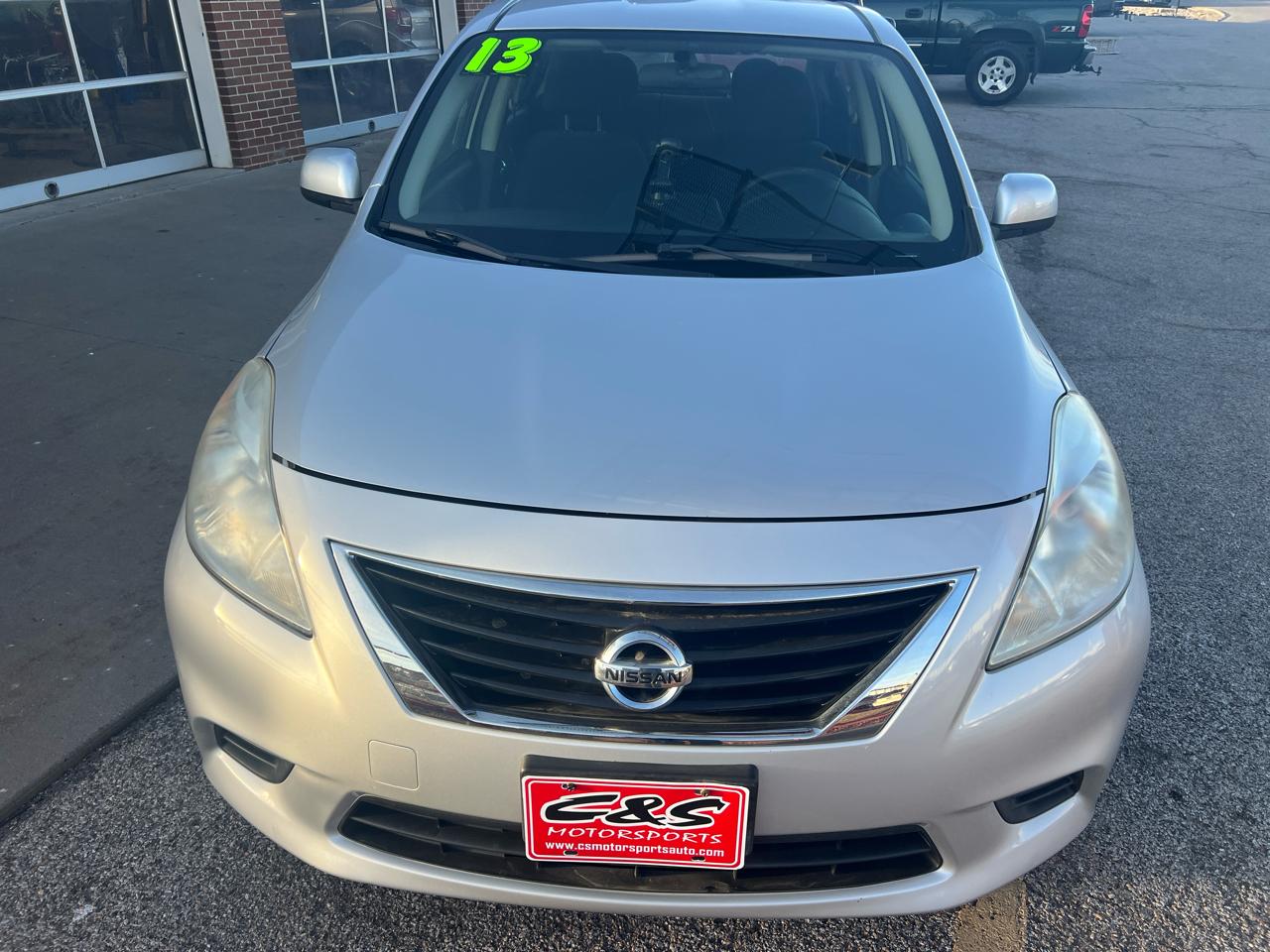 Nissan Versa 4dr Sdn CVT 1.6 SV 2013