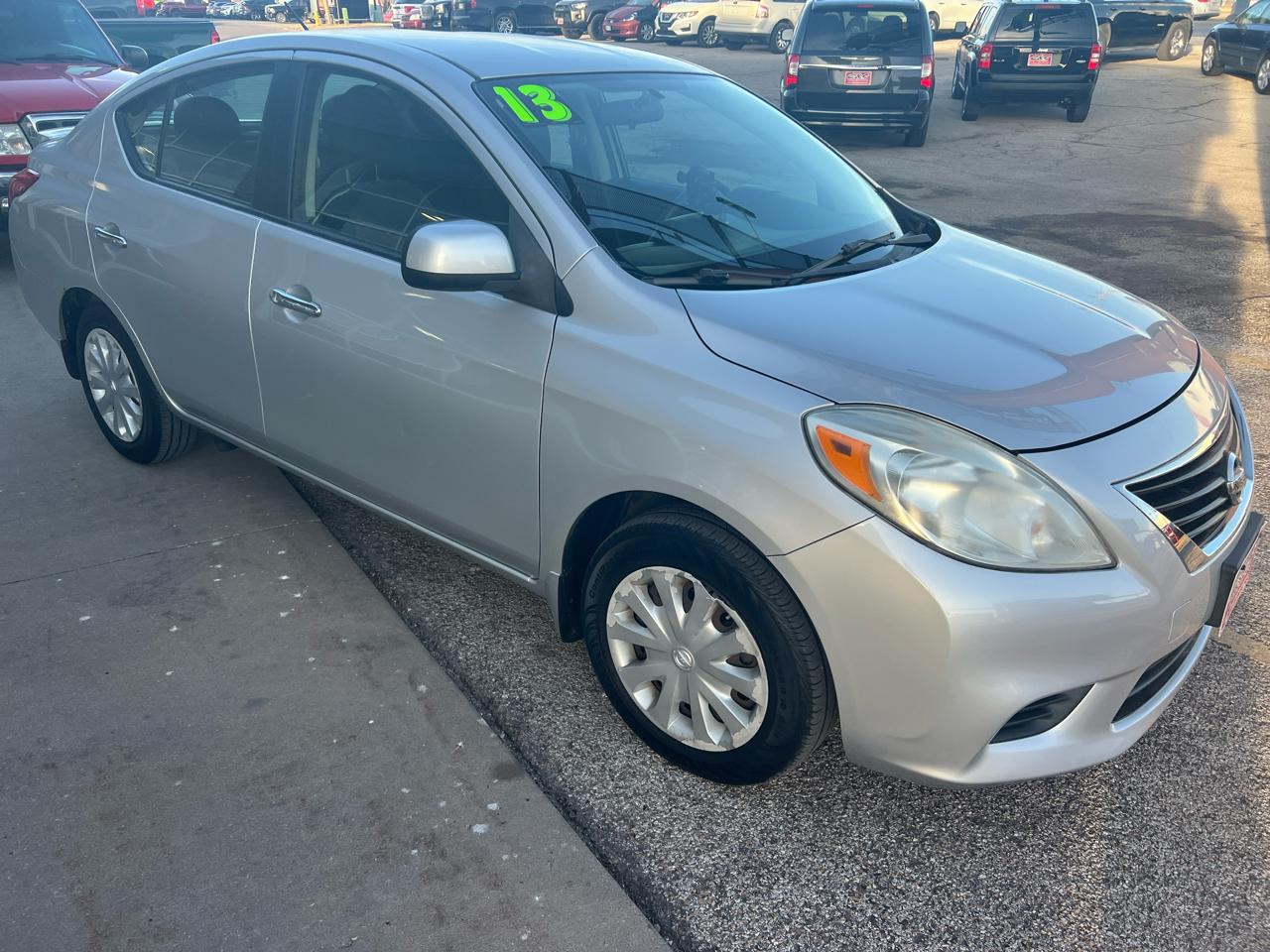 Nissan Versa 4dr Sdn CVT 1.6 SV 2013