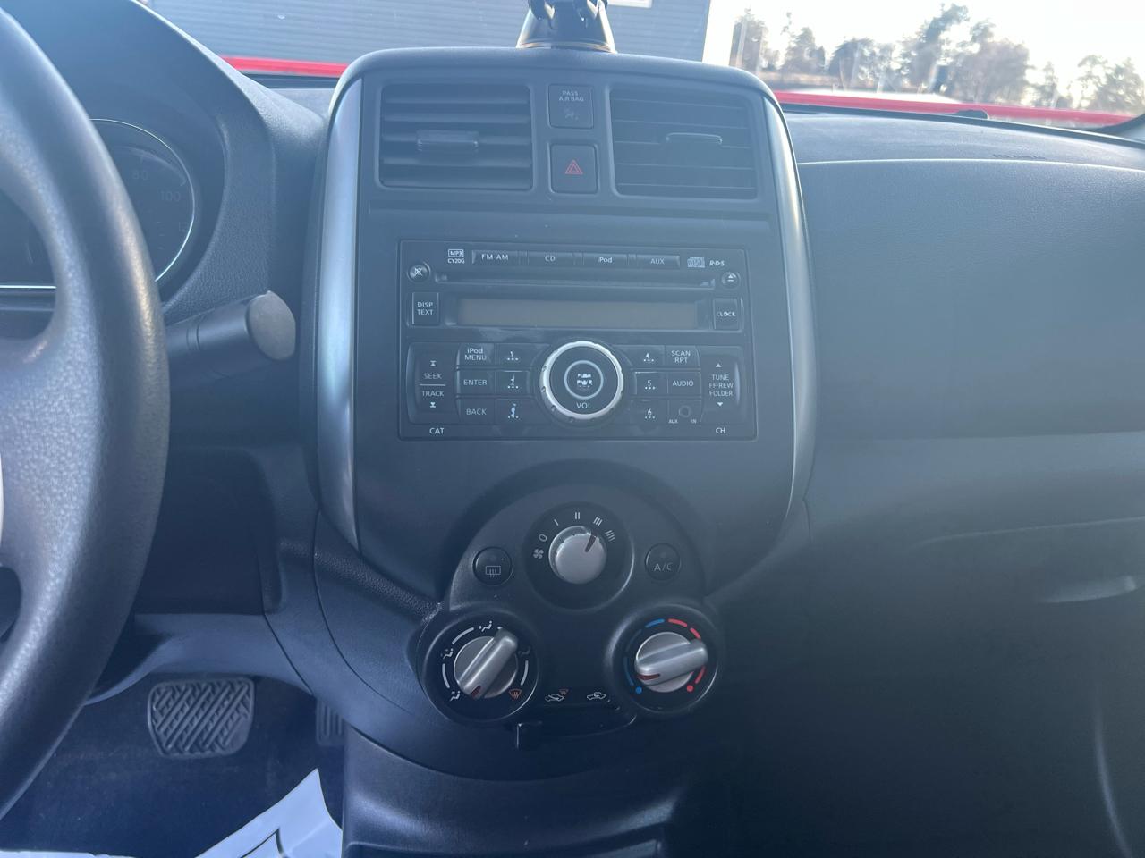 Nissan Versa 4dr Sdn CVT 1.6 SV 2013