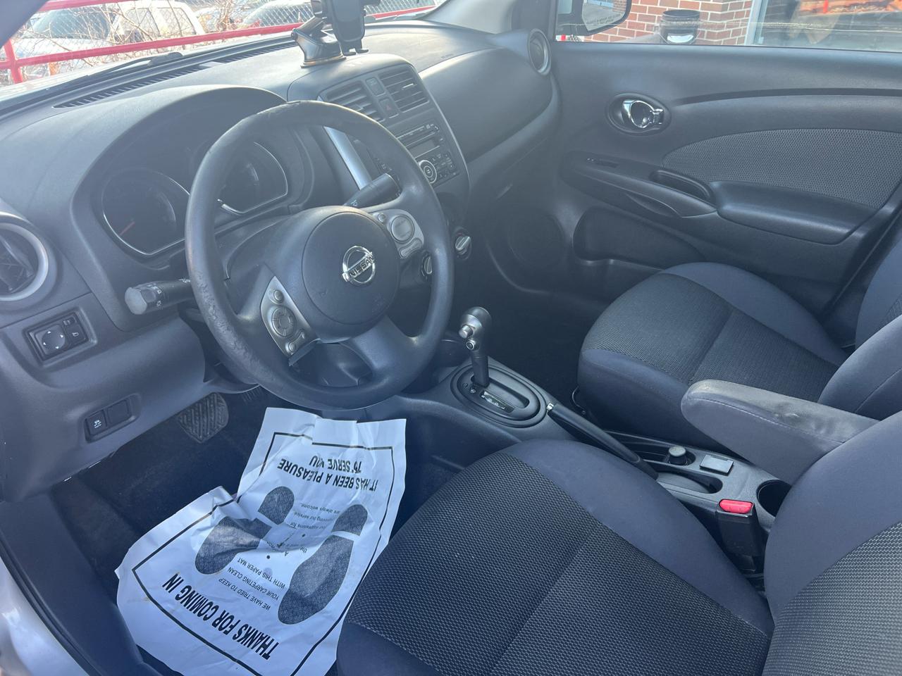 Nissan Versa 4dr Sdn CVT 1.6 SV 2013