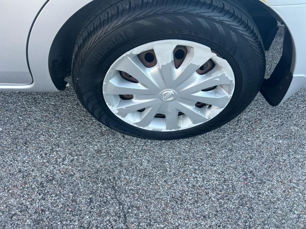 Nissan Versa 4dr Sdn CVT 1.6 SV 2013