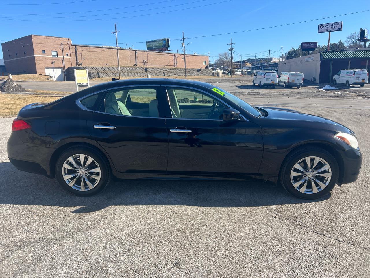 Infiniti M37 4dr Sdn AWD 2012