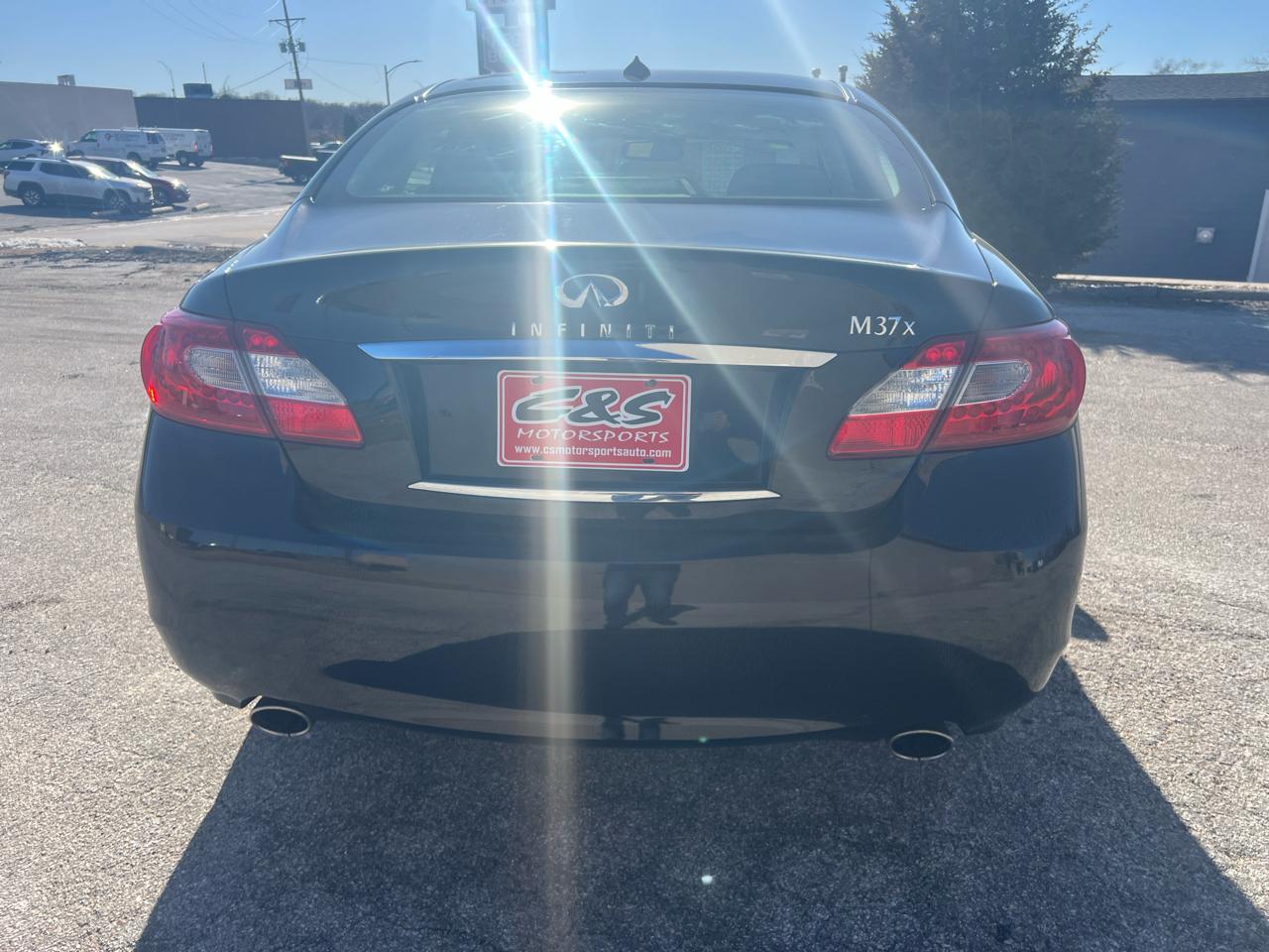 Infiniti M37 4dr Sdn AWD 2012