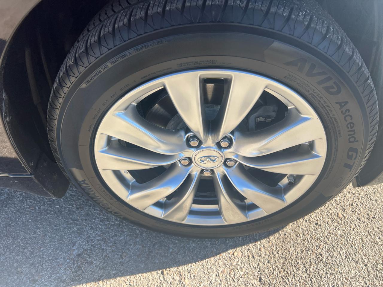 Infiniti M37 4dr Sdn AWD 2012