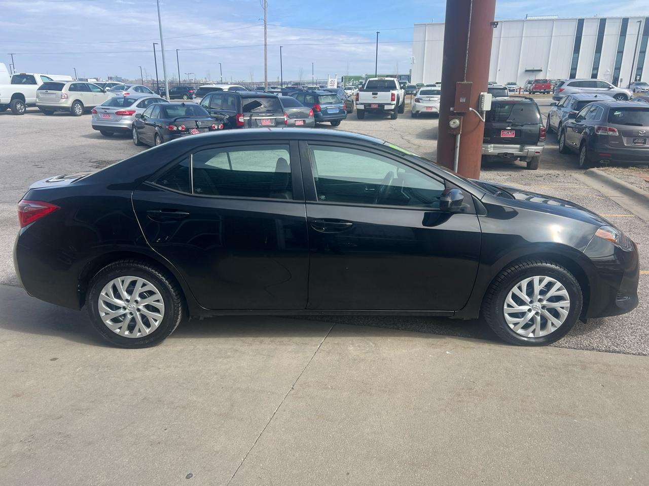 Toyota Corolla 50th Anniversary Special Edition CVT (Natl) 2017