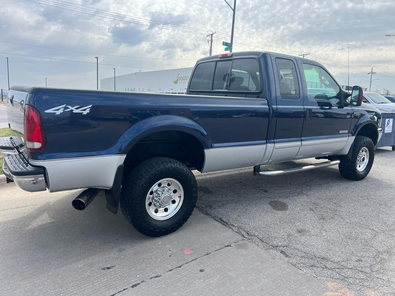 Ford Super Duty F-250 Supercab 142" XLT 4WD 2003