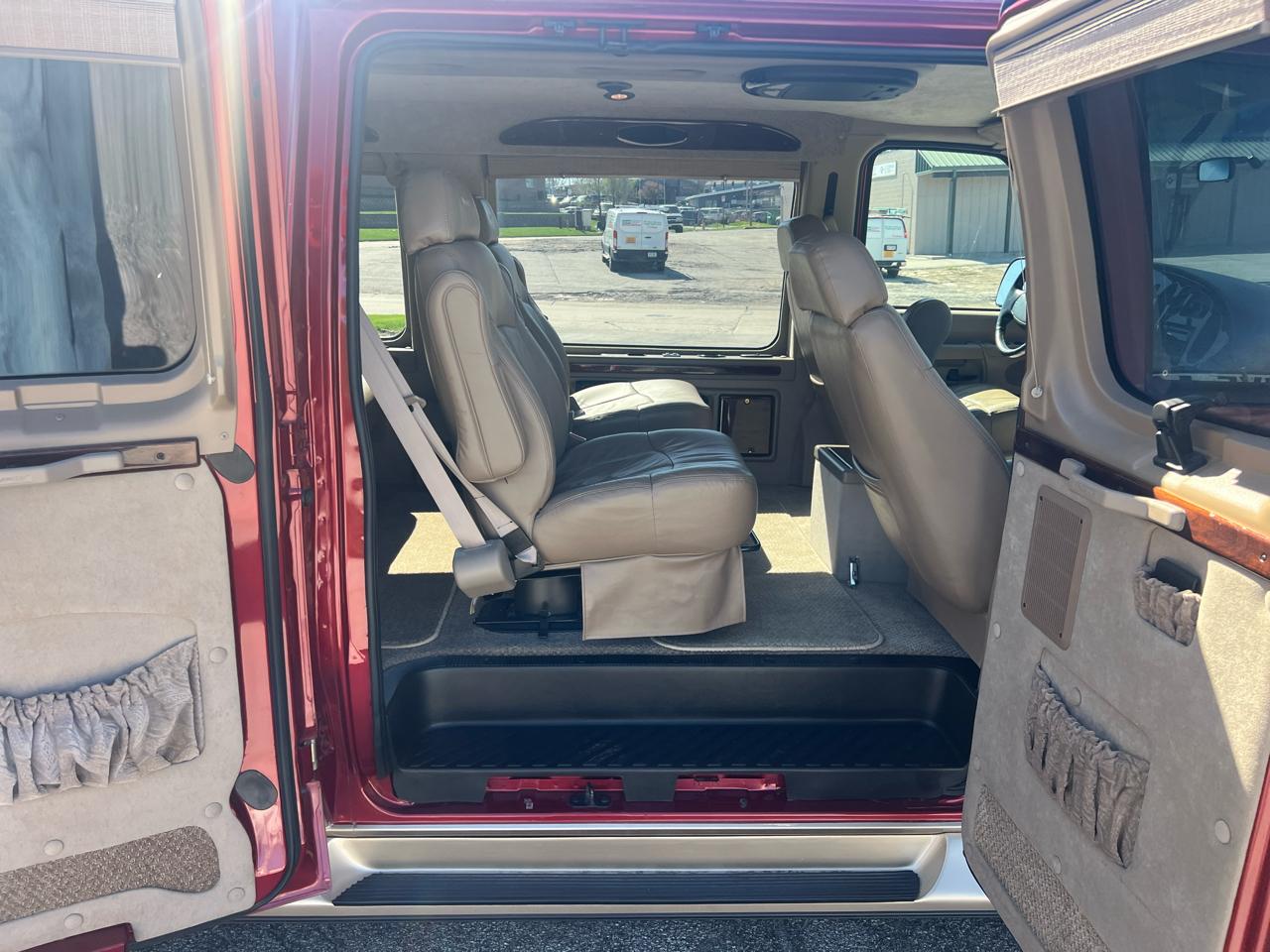 Ford Econoline Cargo Van E-150 2002