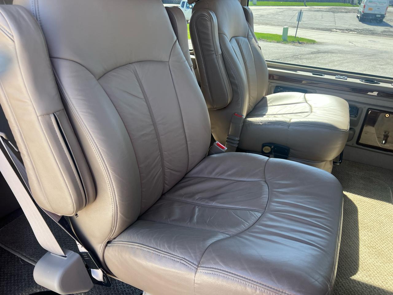 Ford Econoline Cargo Van E-150 2002