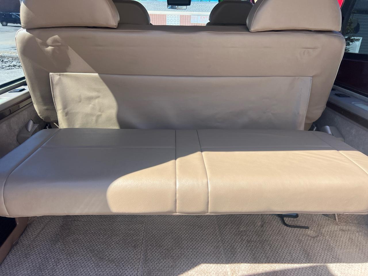 Ford Econoline Cargo Van E-150 2002