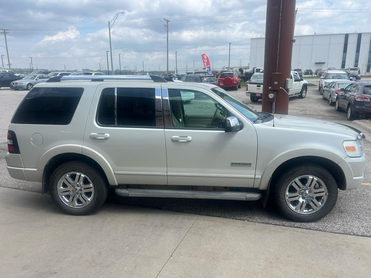 Ford Explorer 4dr 114" WB 4.6L Limited 4WD 2006