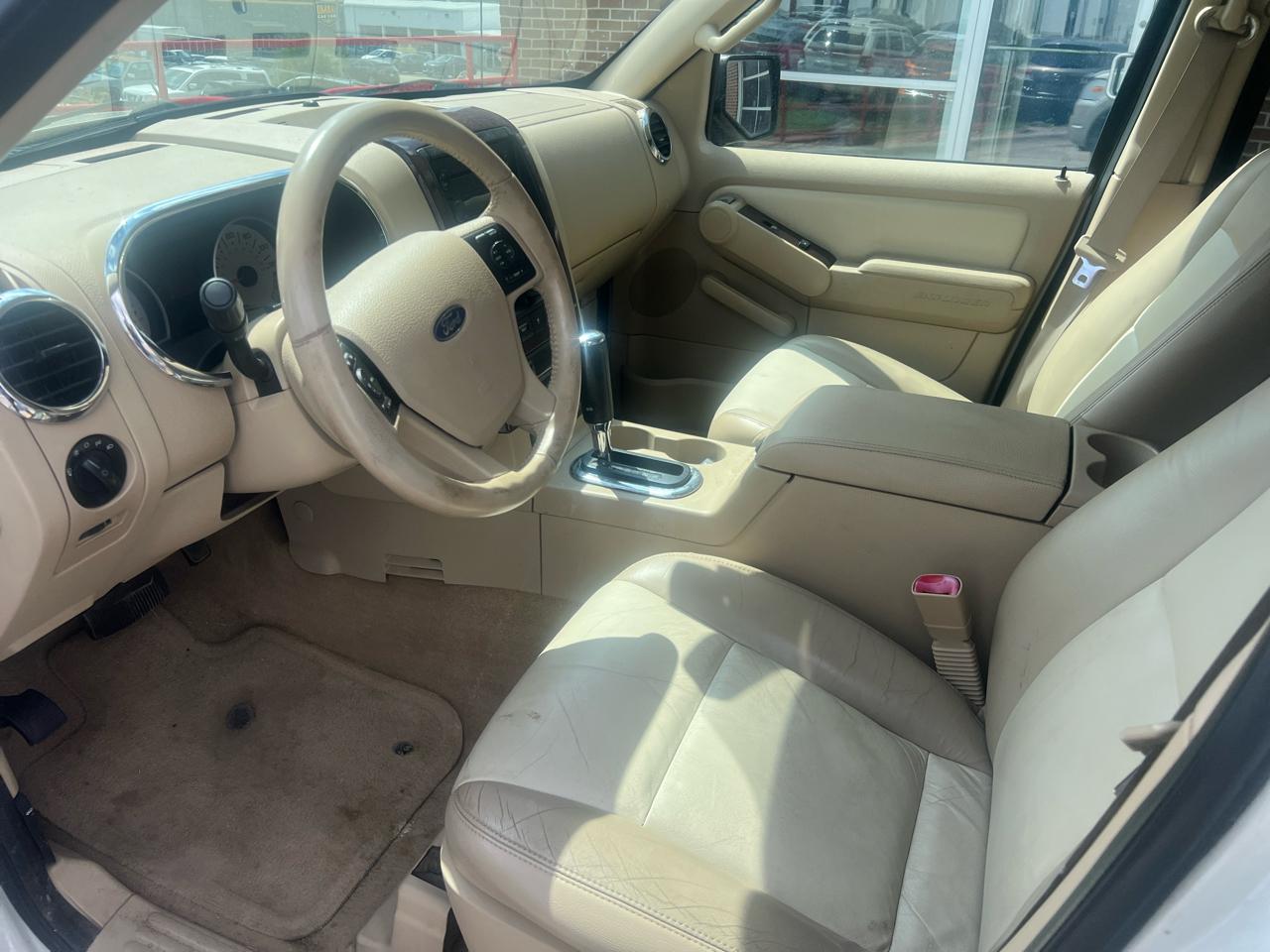 Ford Explorer 4dr 114" WB 4.6L Limited 4WD 2006