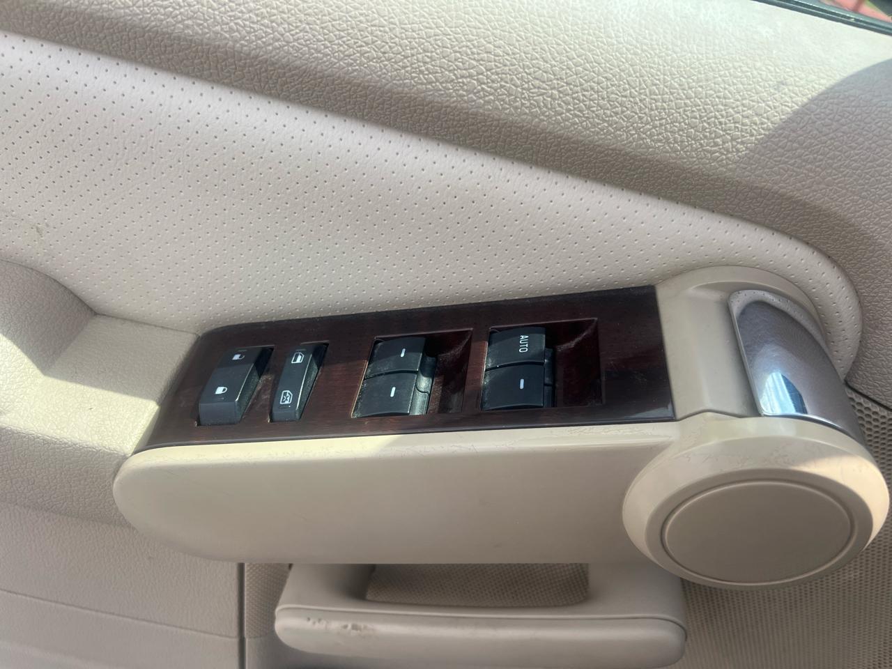 Ford Explorer 4dr 114" WB 4.6L Limited 4WD 2006