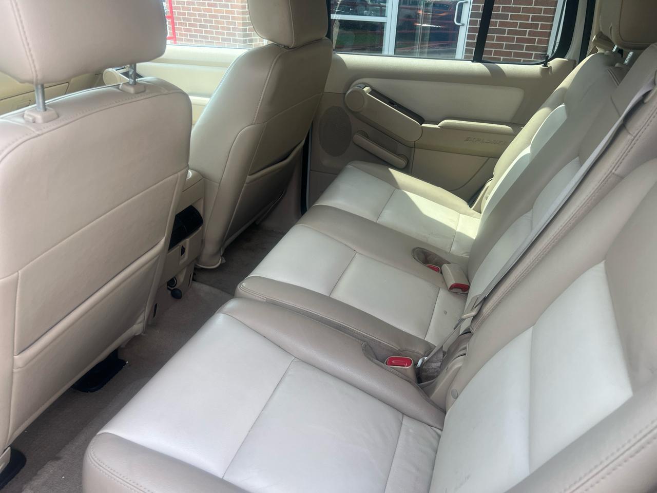 Ford Explorer 4dr 114" WB 4.6L Limited 4WD 2006