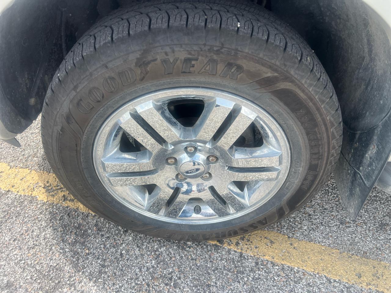 Ford Explorer 4dr 114" WB 4.6L Limited 4WD 2006