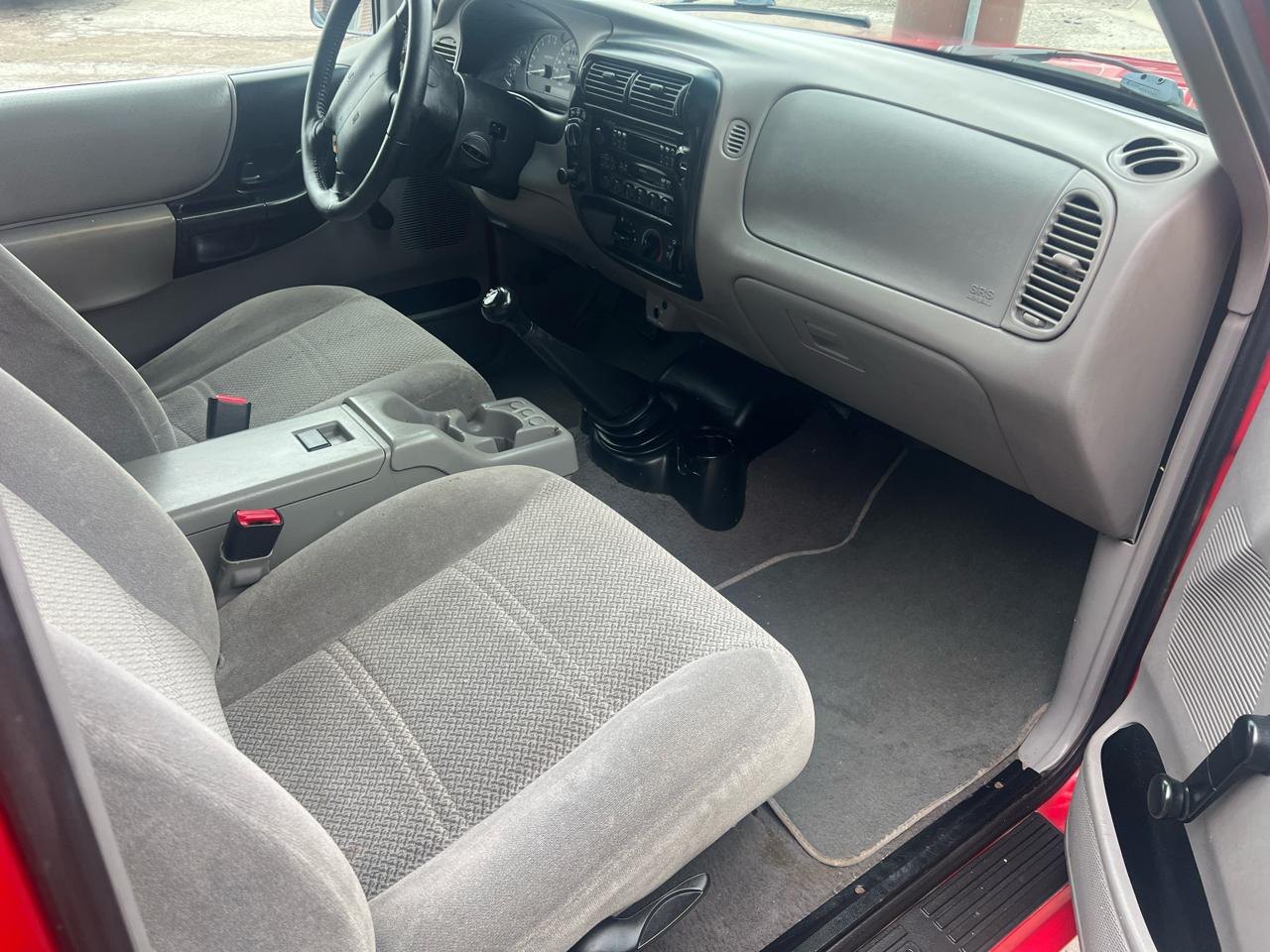 Ford Ranger Reg Cab 112" WB XLT 4WD 1999