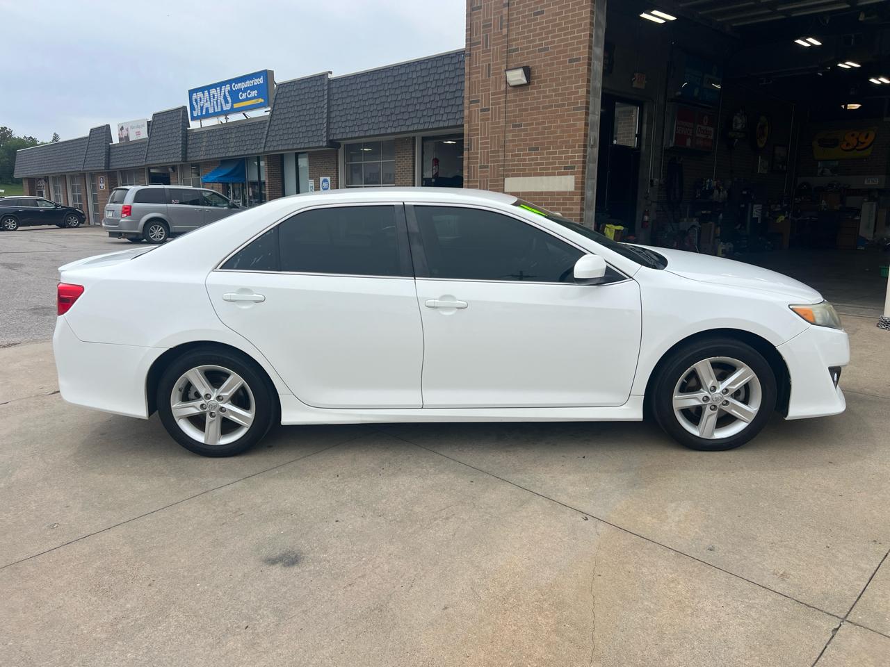 Toyota Camry 2014.5 4dr Sdn I4 Auto SE Sport (Natl) 2014