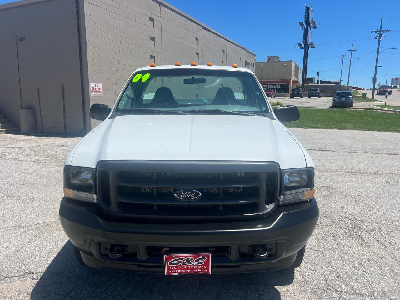 Ford Super Duty F-350 SRW Reg Cab 137" XLT 4WD 2004