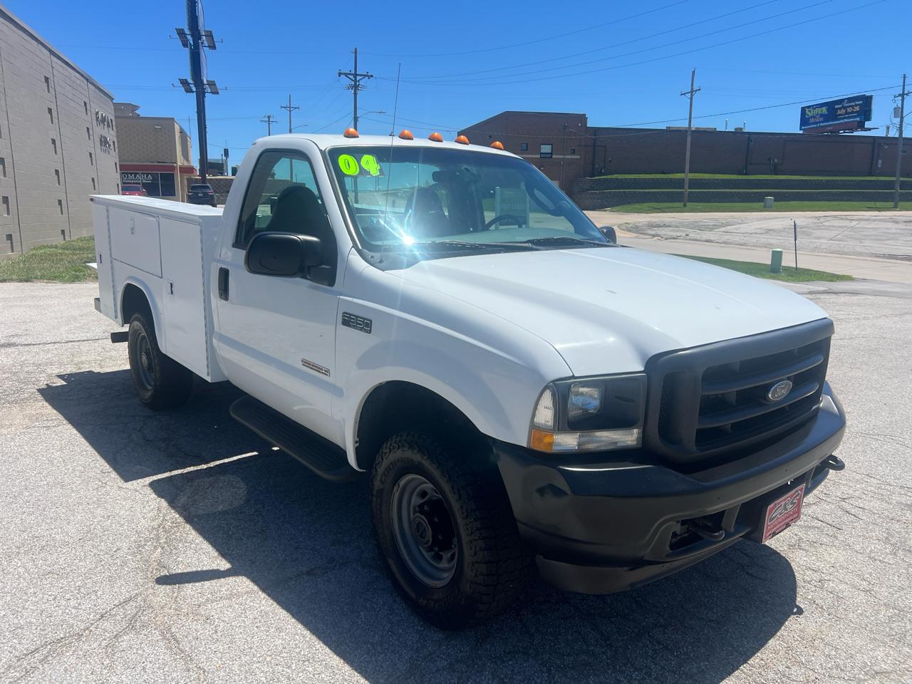Ford Super Duty F-350 SRW Reg Cab 137" XLT 4WD 2004